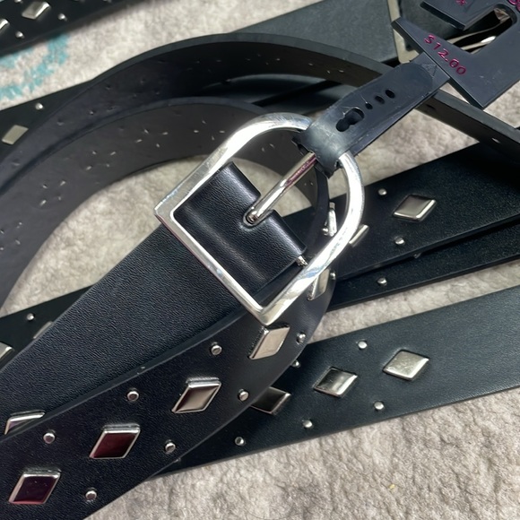 NWT Diamond-Shaped Studded Belt for Women from No Boundaries - Picture 5 of 5